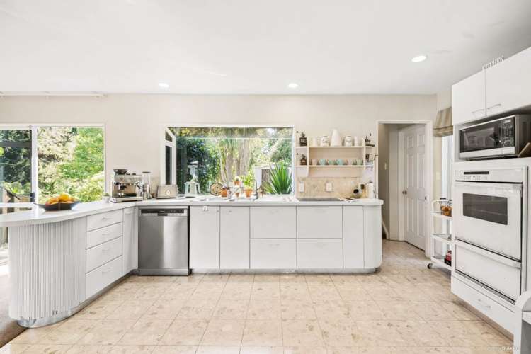 30 Bernard Magnus Lane Greenhithe_7