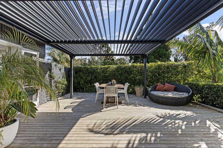 222 Tukapa Street Westown_14