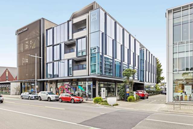 Ground floor premises with existing fit out
