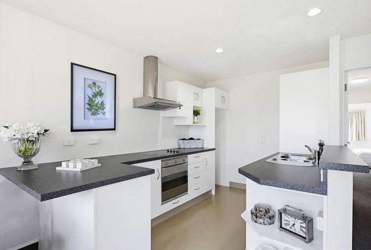 2/4 Richard Street 1360_6