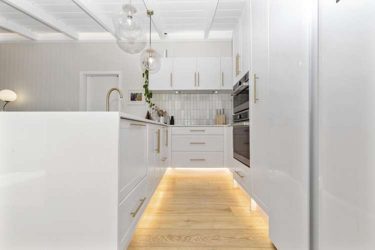 64 Tiroroa Avenue Te Atatu South_5