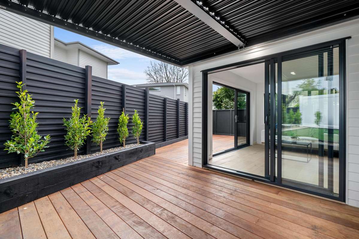 1/142 Riddell Road_3