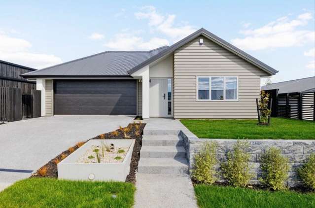 Modern 3-Bedroom Home in New Aurora Development