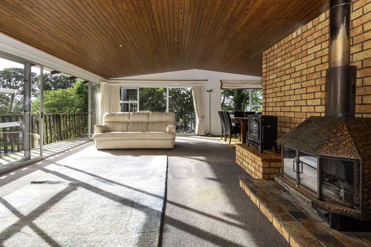 14 Charles Dickens Drive Mellons Bay_6