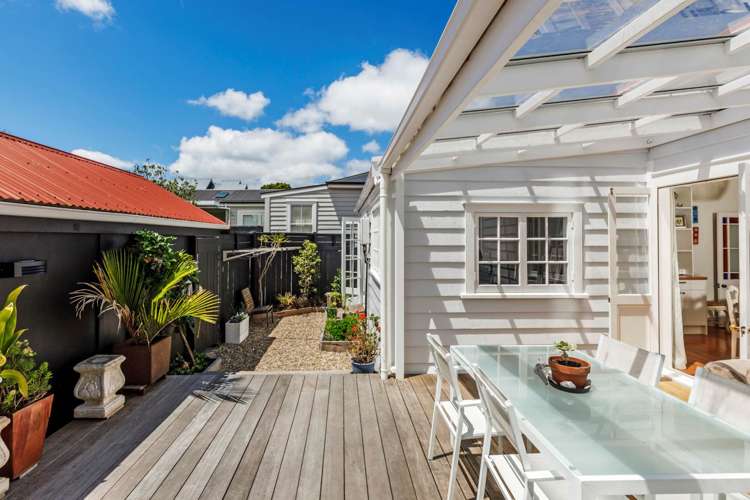 1/6 Lytton Street Devonport_25