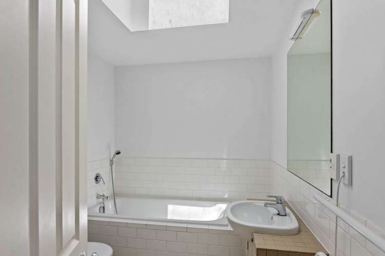 2/36 Victoria Road Devonport_10