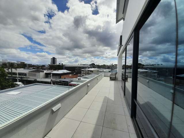 Suite 4/95 Hurstmere Road Takapuna_4