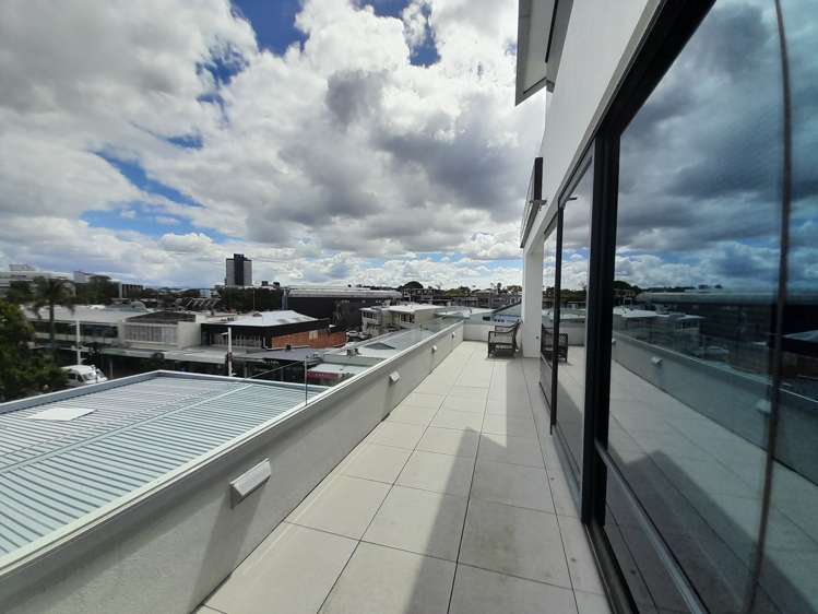 Suite 6/95 Hurstmere Road Takapuna_8