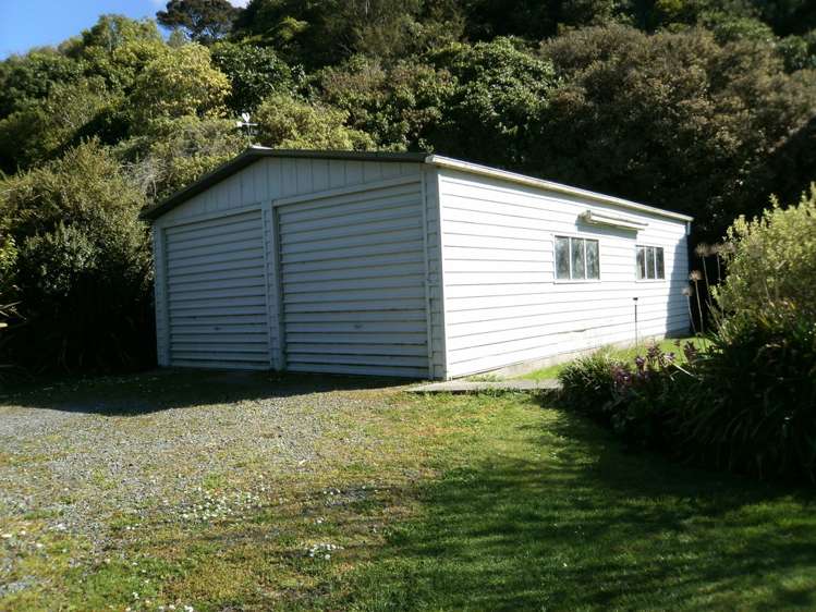 12 Wratten Road Owaka_13