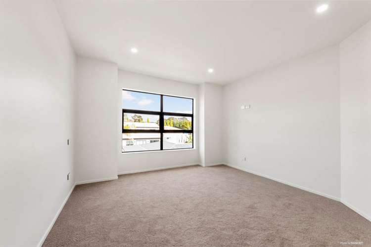 44e Godley Road Green Bay_14