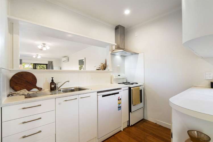 67 Mcleod Road Te Atatu South_9