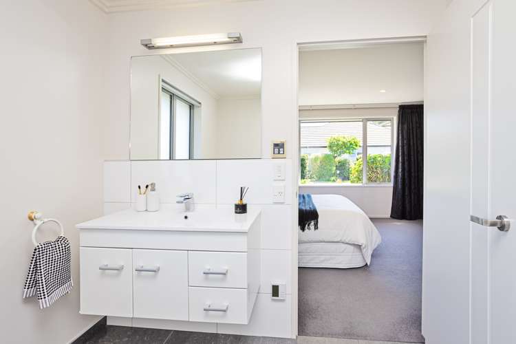 152 Newcastle Street Windsor_14