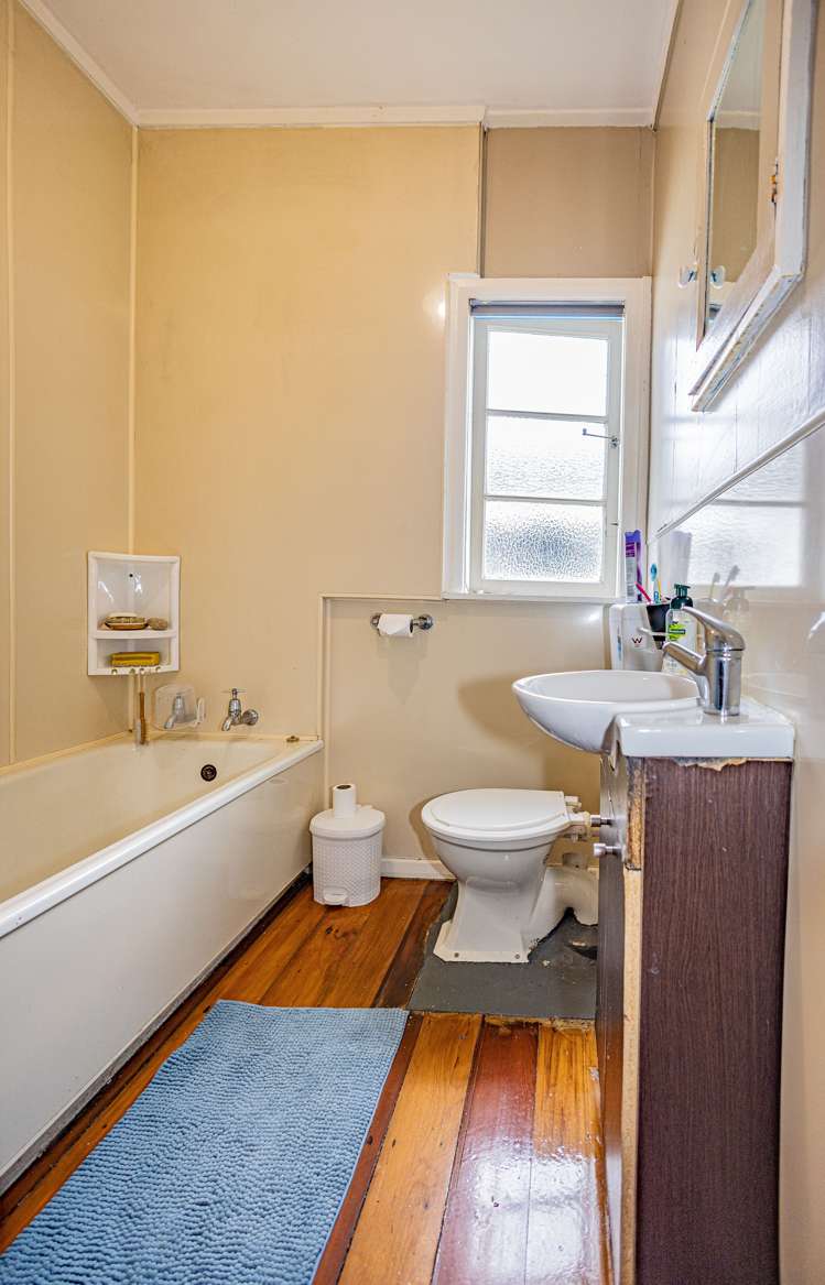 123 Golf Road Taumarunui_23