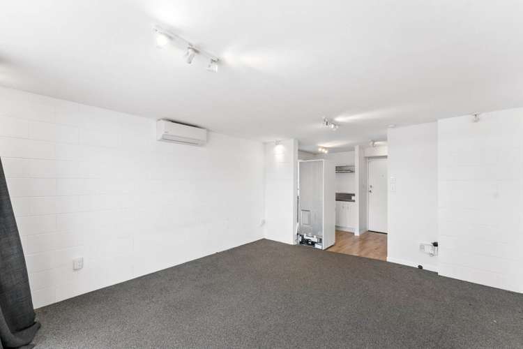 1/17 Esplanade Road Mt Eden_2