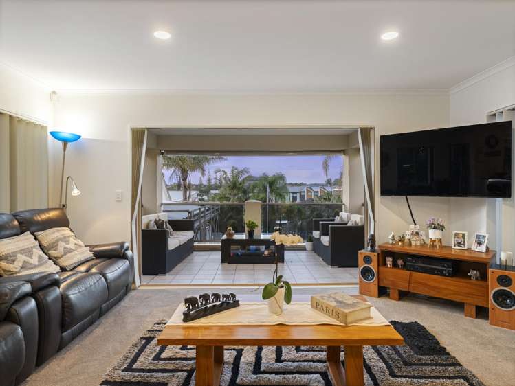 8 Tui Brae Beachlands_13