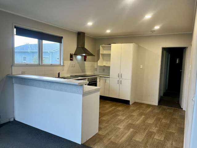 1111B Willowpark Road North 10490_1