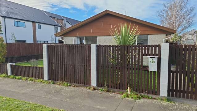 Sunny St Albans Gem: Modern Living in Edgeware