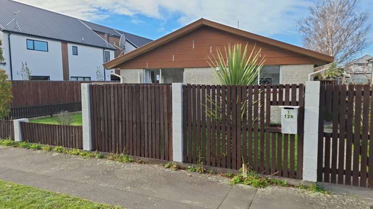 1/126 Bishop Street_0