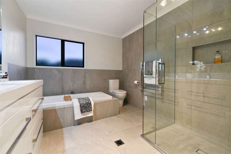 2 Keswick Crescent Huntington_20