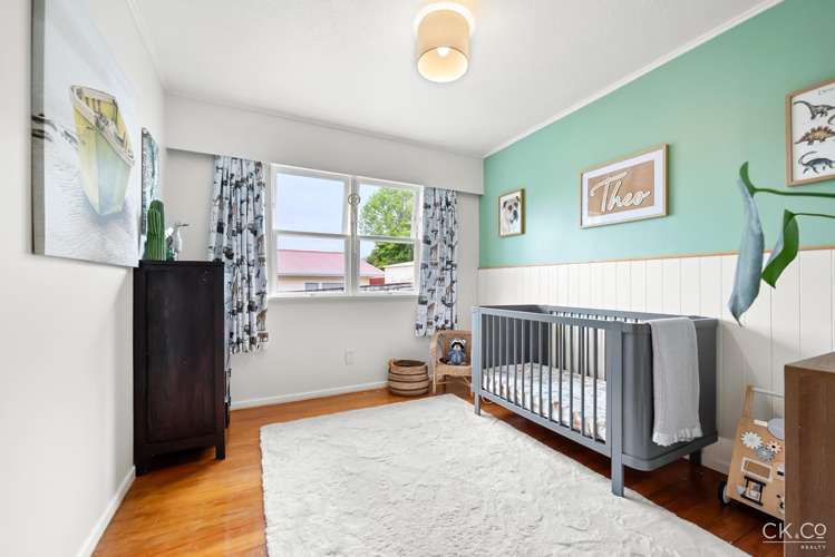 13 Kahikatea Lane Brown Owl_12