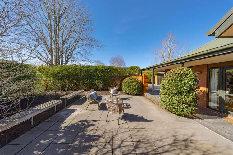 2 Springvale Gardens Harewood_15