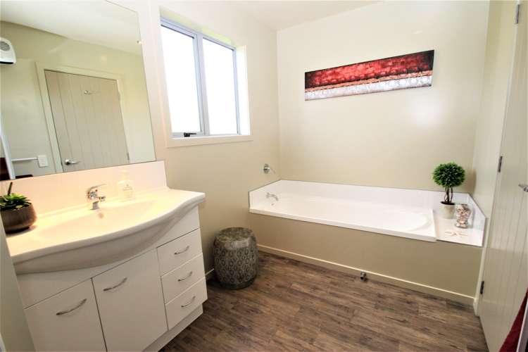 9 Thomson Street Green Island_14