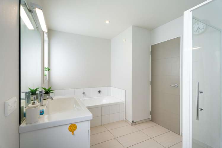 8 Halewood Grove Churton Park_19