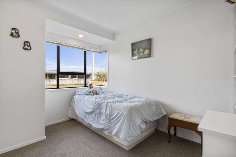 3b Ross Crescent Orewa_14