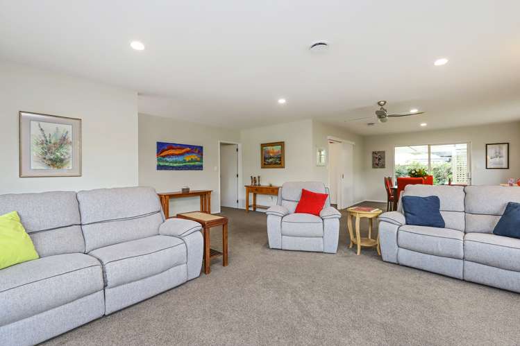 8 Brompton Drive Taradale_5