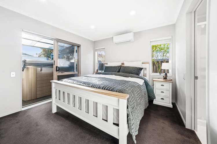 8 Belfry Place Wattle Downs_8