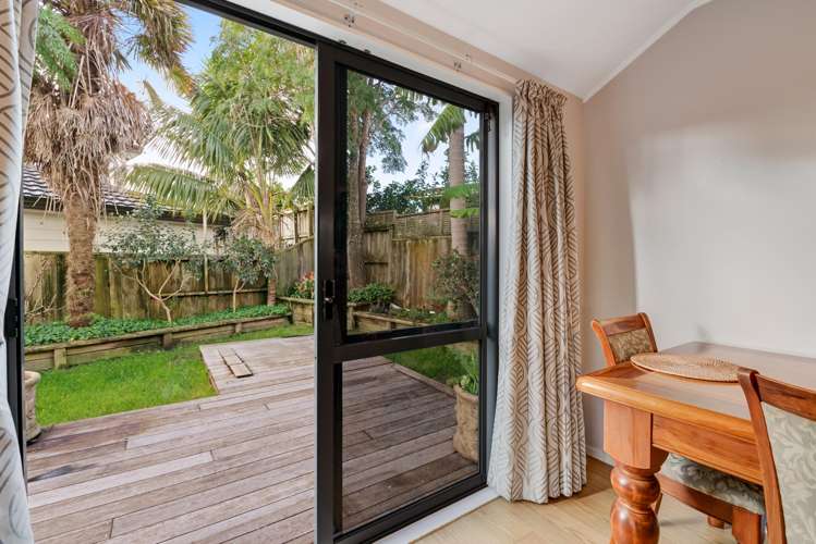 23 Jelas Road Red Beach_12