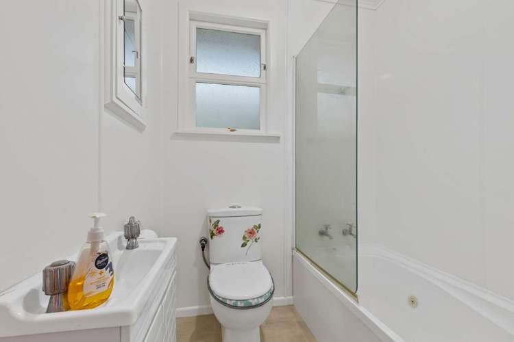 21 Elliott Crescent Owhata_13