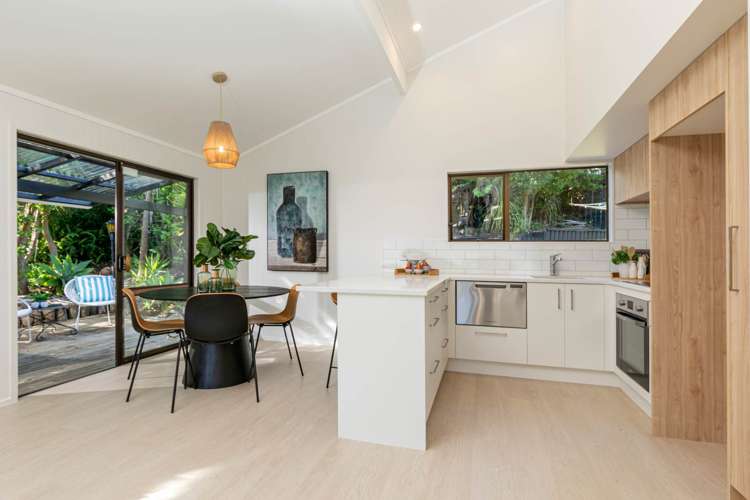 1/24 Wisteria Way Mairangi Bay_24