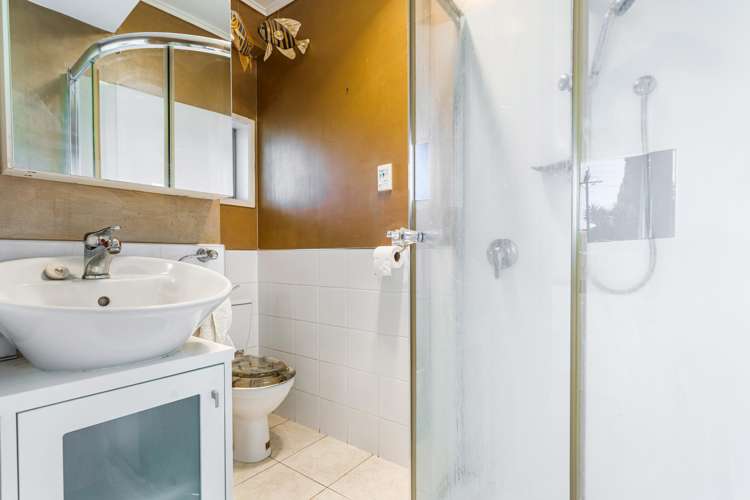 33 Tiroroa Avenue Te Atatu South_15