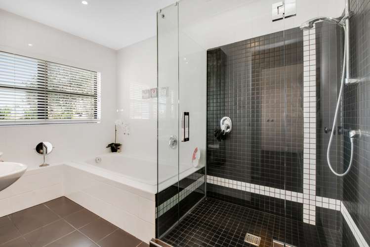 62 Gulf View Road Murrays Bay_12