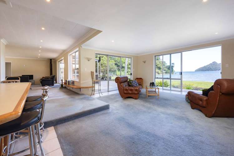 13 Foster Avenue Huia_3