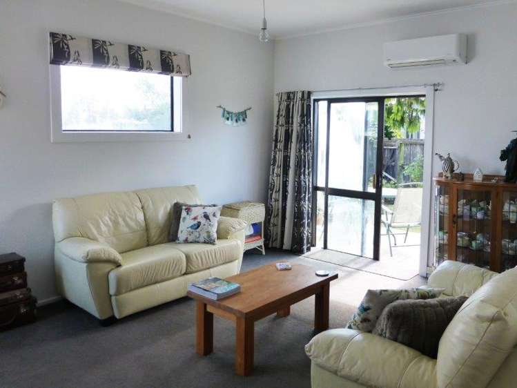 335 Breezes Road Aranui_14
