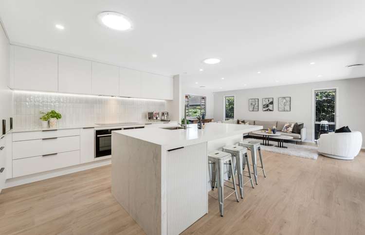 100 Beach Road Mellons Bay_14