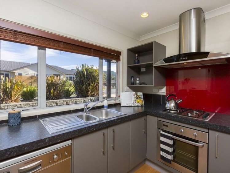 35 Mcewen Crescent Riverstone Terraces_9