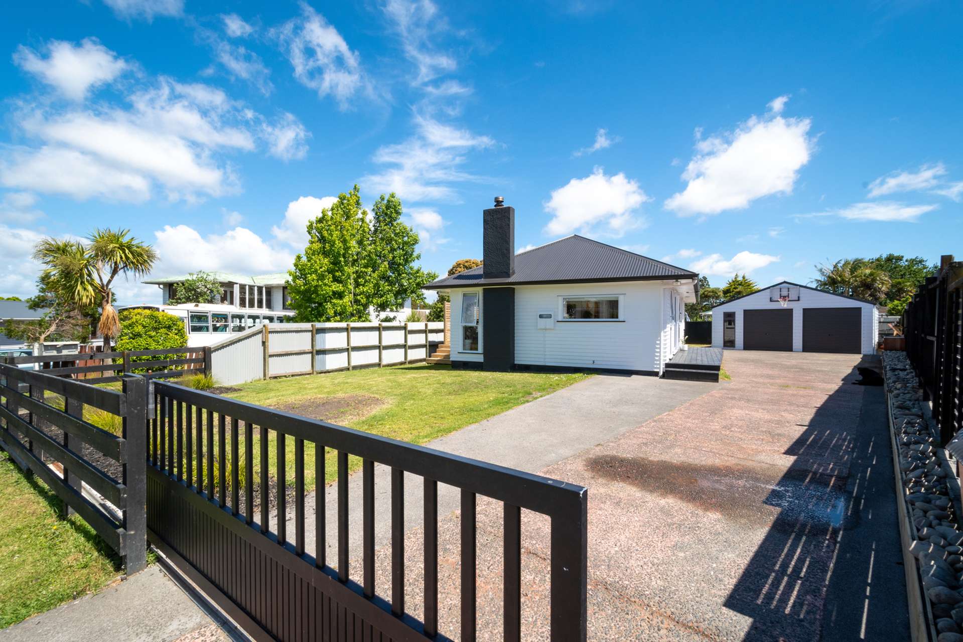 16 Ozich Avenue Te Atatu South_0