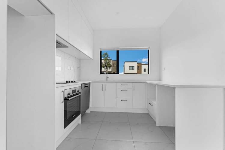 47B Crestview Rise Papakura_2