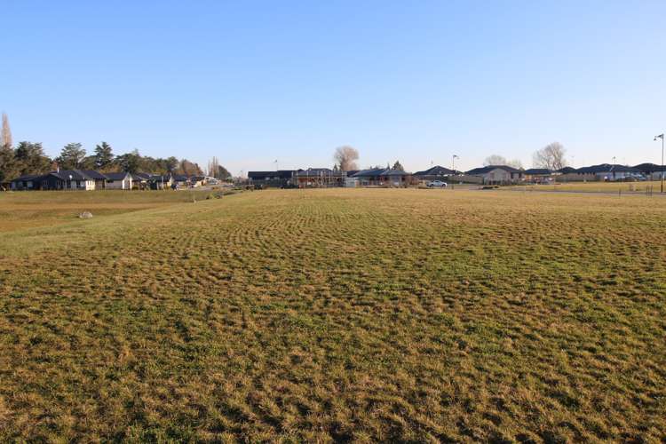 5 Redhaven Rise Netherby_8