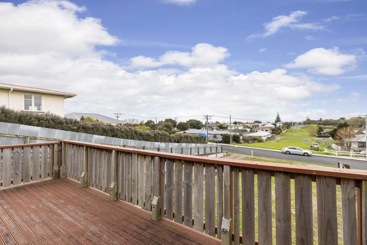 73 Mould Street Waitara_17