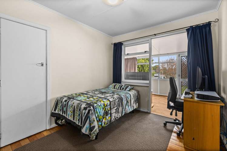 72 Harold Holt Avenue Onekawa_12