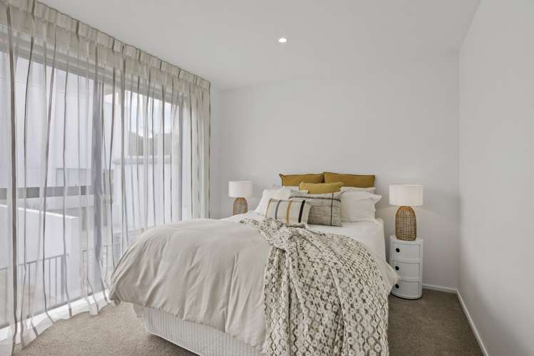 6 Kimiora Street Three Kings_12