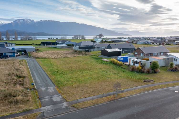 17 Breaksea Street Te Anau_2