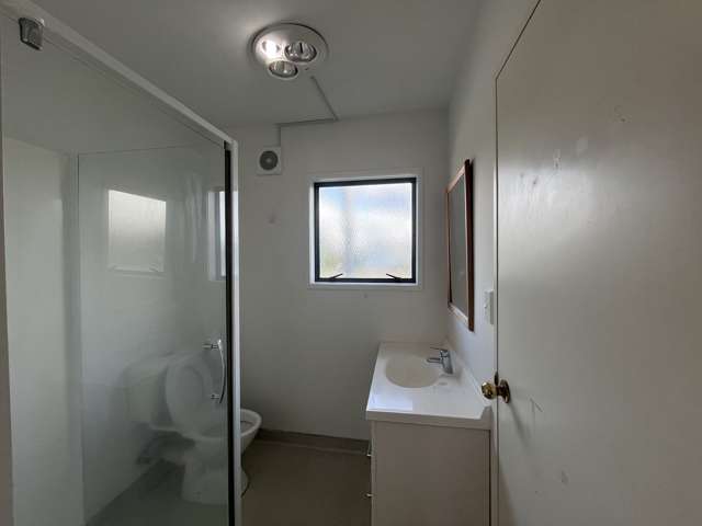 18/1C Briar  Way New Lynn_3