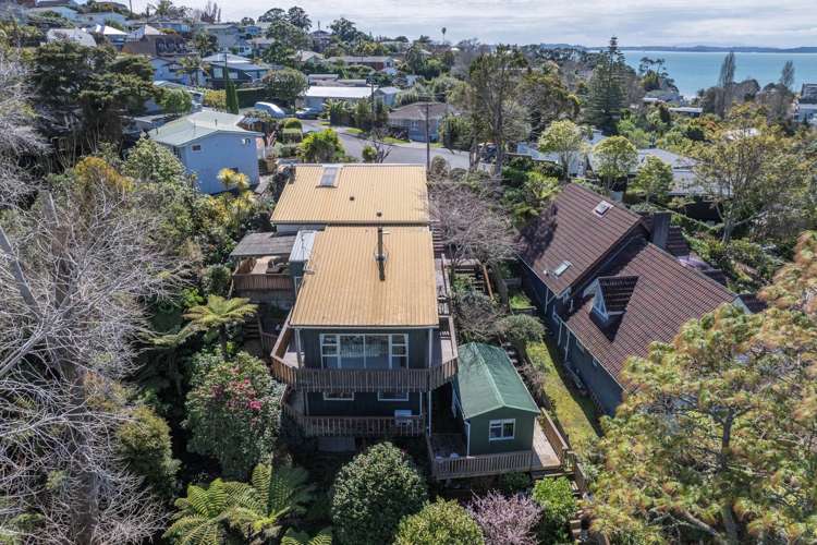 29 Colmar Road Mellons Bay_22