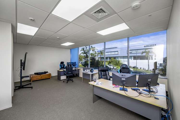 8/11 Orbit Drive Albany_12