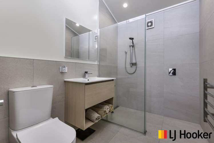 112 Elliot Street Pahurehure_16